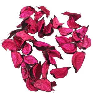 Rote getrocknete Blumenblüten Detailansicht für Duftsäckchen und Heimduft Material.