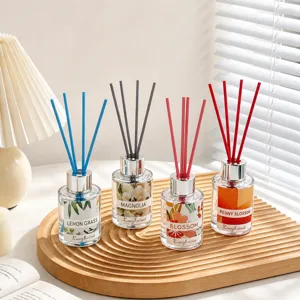 Dekoratives Raumdiffusor Set 50ML Duftöl Glasflasche Lufterfrischer mit Rattan Stäbchen für Zuhause Schlafzimmer Büro Dekor