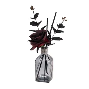 Noords Donkere Rozen Bloem Aromatherapie Geurstokjes Glazen Fles Met Kunstbloemen En Zwart Rattan Huisdecoratie