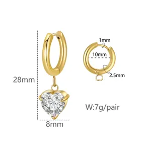 Vue détaillée des boucles d'oreilles cœur en zircon avec dimensions et poids précis