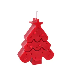 Rote Tannenbaumförmige Kerze mit Sternspitze, ideales festliches Deko-Geschenk für Weihnachten.