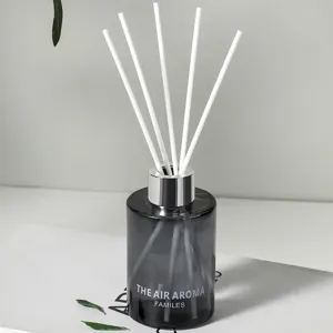Difusor de Varillas Moderno de Vidrio Gris Humo Con Tapón Plateado Varillas de Fibra Fragancia para el Hogar Ambientador