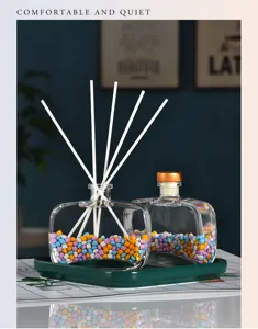 Dekorative Duftdiffusor Glasflasche Set mit bunten Steinen für Schlafzimmer Deko.