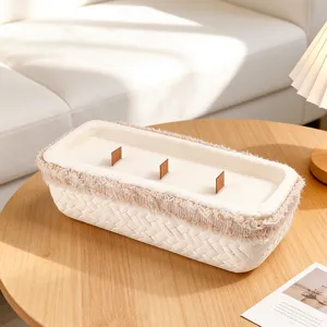 Bougie parfumée artisanale en cire de soja avec franges, trois mèches en bois pour la maison.