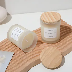 Bougie parfumée nordique en verre dépoli avec couvercle en bois décoration principale