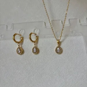 Set Gioielli Minimalista in Acciaio Inossidabile Con Pendente a Goccia Collana Orecchini Bracciale Donna Intarsiato Strass Oro Argento