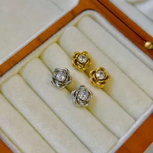 Orecchini a Bottone a Forma di Fiore di Camelia in Acciaio Inossidabile Zirconia Oro Argento Placcato Rose Gioielli per Donna