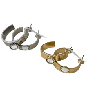 Eleganti orecchini a cerchio a C a righe in acciaio inox con diamanti ovali chiari