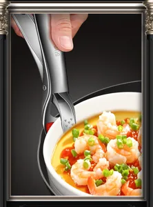 Stainless steel anti-scalding bowl clamp detail view, secure grip kitchen tool for hot dishes.