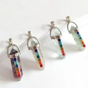 Colgante de pilar hexagonal de cristal natural con diamantes de imitación de colores collar de chakra