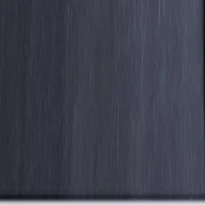 Gros plan sur la texture de surface en acier inoxydable brossé foncé, durable et élégant.