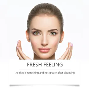 Detalle de cuidado facial que muestra una textura de piel fresca despues de la limpieza.