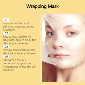Vue de détail du masque peel-off appliqué sur le visage pour le soin de la peau.