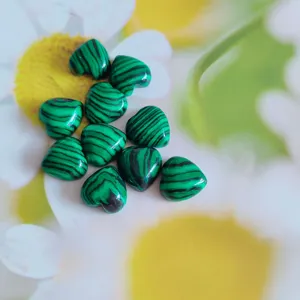 Green heart cabochons natural stone gemstone DIY jewelry making accessories for ring necklace.