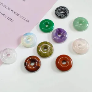 Natürliche Edelstein Donut Anhänger sortierte Farben DIY Schmuck Zubehör Detailaufnahme