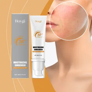 Gedetailleerd overzicht van Hoygi vochtinbrengende zonnebrandcrème tube en doos met SPF 50 bescherming.