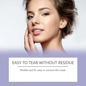 Detail de masque facial peel-off au collagene montrant une peau lisse et retrait facile.