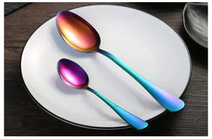Juego de cucharas de acero inoxidable con revestimiento de titanio arcoíris, elegante.
