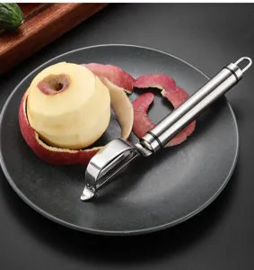 Pelador de frutas de acero inoxidable con hoja afilada para pelar patatas y frutas fácilmente.