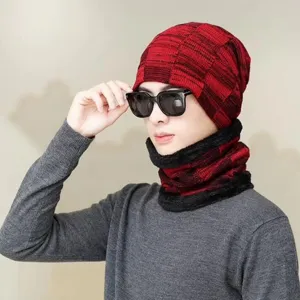 Herren Winter warme Strickmütze und Halstuch Set, rot schwarz karierte gefütterte Mütze.
