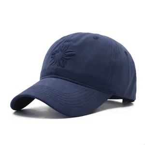 Berretto da baseball stile coreano blu scuro con ricamo di girasole e corona morbida.