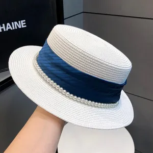 Eleganter Strohhut mit Perlen flache Oberseite, stilvoller Sonnenschutz Sommer Damenhut.