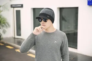 Herren Winter warme Strickmütze mit Schirm, dicke Plüsch gefütterte Freizeit Outdoor Kappe.