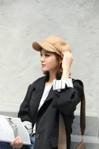 Women wool newsboy cap camel autumn winter casual beret hat retro chic fashion painter hat.