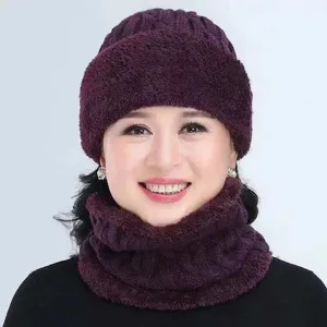 Set di cappello in maglia calda e sciarpa da donna, design in peluche spesso, colore viola.