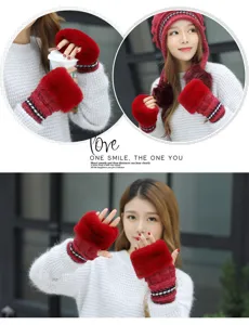Winter warme Strickmütze und Plüschhandschuhe Set mit Bommel für Damen, kuschelig und chic.