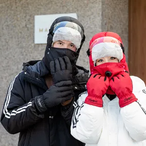 Winter Mütze Set mit Schutzbrille und Handschuhen, winddichte Radfahrausrüstung für kaltes Wetter.