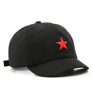Casquette de baseball noire à bord court avec broderie étoile rouge, style unisexe décontracté.