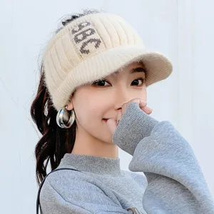 Mujer invierno sombrero vacío de punto cálido pelo de conejo sombrero vacío moda cola de caballo.