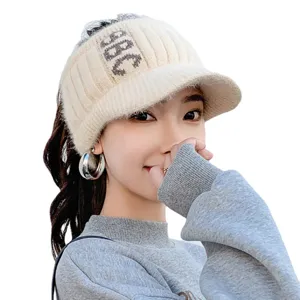Mujer invierno gorro tejido parte superior abierta coleta beige cálido pelo conejo gorra