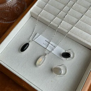 Silver-Plated Copper Agate Reversible Ring Necklace Jewelry Set For Women Fashion Oval Black White Agate Jewelry Set