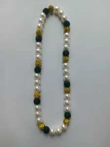 Elastic Shamballa necklace with 12mm white pearls and green gold rhinestone balls