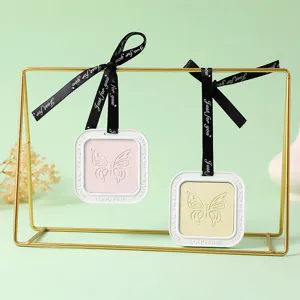 Gypsum car aromatherapy hanging tablet, cute butterfly relief, lasting vehicle scent.