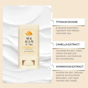 Vue détaillée du stick solaire mat HANCHOBIT avec SPF 50 PA++++ et extraits botaniques.