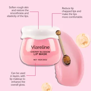 Viareline Kirschblüten Lippenmaske Detail zeigt glatte Textur und intensive Feuchtigkeit