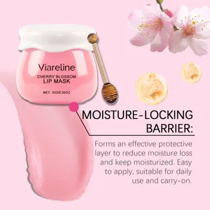 Viareline Kirschblüten Lippenmaske Detail zeigt glatte rosa Textur und reiche Formel.