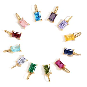 Set di pendenti rettangolari colorati in zircone e acciaio placcato oro 18K.