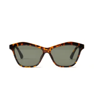 Stylish tortoiseshell irregular frame sunglasses with dark lenses for men and women
