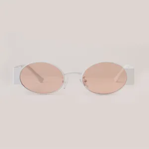 Occhiali da sole ovali unisex con montatura in metallo bianco e lenti color pesca