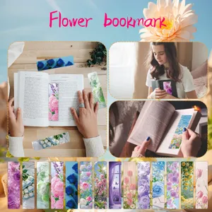 Conjunto de marcapáginas de flores realistas con tarjetas de papel paisaje curativo