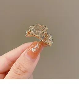 Exquisite Ginkgoblatt Strass Brosche Pin für elegante Damen Anzug Kleidung Dekor.