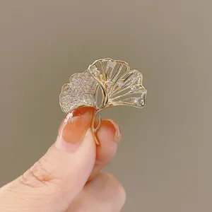 Rhinestone Ginkgo Blatt Brosche Pin Legierung Gold Anti-Blend Schnalle Elegante Mode Anzug Hemd Kragen Zubehör Schmuck Geschenk