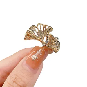 Ginkgo Blatt Strass Brosche Pin gold vergoldet Mode Anzug Kragen Schmuck Accessoire.