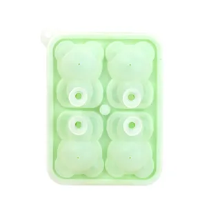 Molde de cubitos de hielo de silicona con diseño de oso de 4 cavidades para bebidas frías.