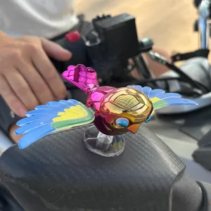 Niedlicher Vogel Helm Aufkleber bunte Motorrad Armaturenbrett Dekoration kreatives Zubehör