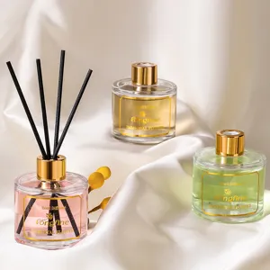 Diachytis Aromatos Aromatherapy Air Freshener Gyalino Mpoukali Me Mavra Rodakia Gia Diakosmisi Saloniou Ypnodomatiou